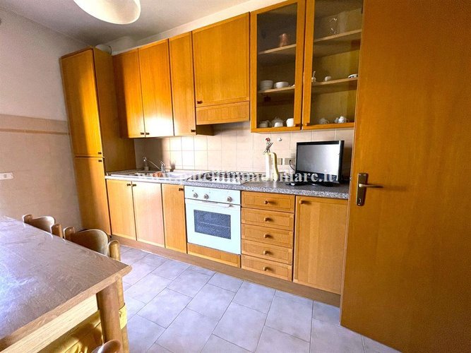 LUMINOSO TRILOCALE CON BOX E CANTINA NEL CUORE DI LONGUELO Bergamo