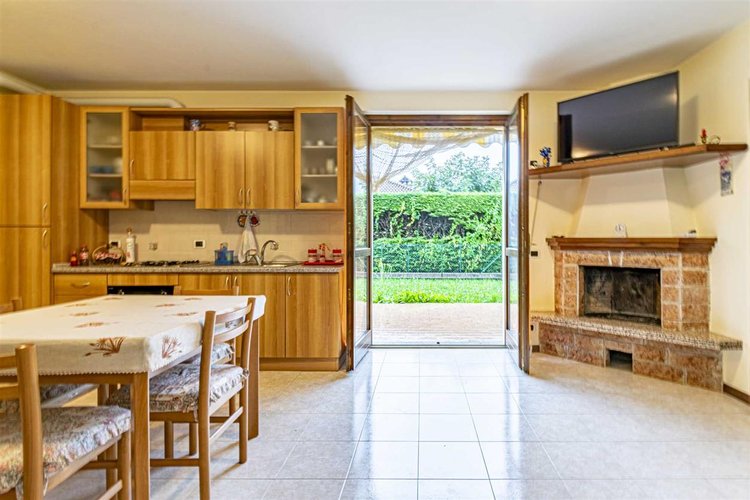 Sant'Omobono Terme meraviglioso trilocale con giardino privato Sant'Omobono Terme