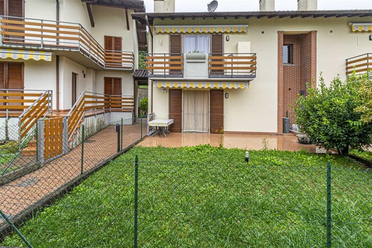 Sant'Omobono Terme meraviglioso trilocale con giardino privato Sant'Omobono Terme