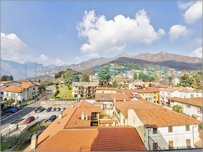 DUE LOCALI ULTIMO PIANO Galbiate