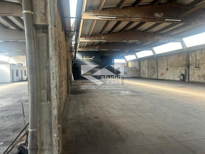 CAPANNONE ARTIGIANALE DOPPIA CAMPATA – 4 ACCESSI CARRAI – FOTOVOLTAICO 150kW – 2.300 MQ + 900 MQ EST Verdello