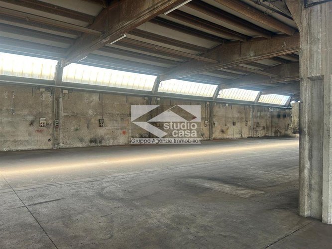 CAPANNONE ARTIGIANALE DOPPIA CAMPATA – 4 ACCESSI CARRAI – FOTOVOLTAICO 150kW – 2.300 MQ + 900 MQ EST Verdello