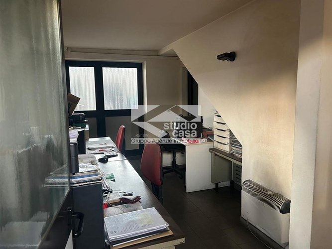 CAPANNONE ARTIGIANALE DOPPIA CAMPATA – 4 ACCESSI CARRAI – FOTOVOLTAICO 150kW – 2.300 MQ + 900 MQ EST Verdello