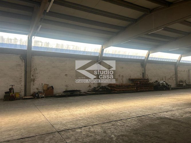 CAPANNONE ARTIGIANALE DOPPIA CAMPATA – 4 ACCESSI CARRAI – FOTOVOLTAICO 150kW – 2.300 MQ + 900 MQ EST Verdello