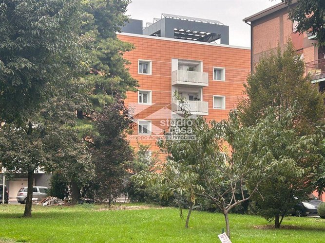 PRIVATO VENDE GRANDE E SPAZIOSO TRILOCALE