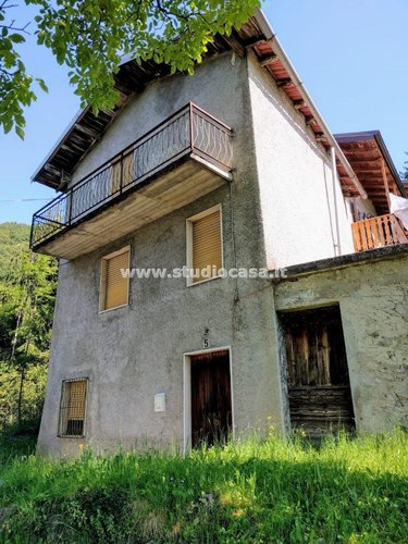 CASETTA RUSTICA IMMERSA NEL VERDE! Zogno