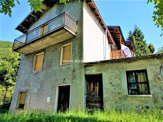 CASETTA RUSTICA IMMERSA NEL VERDE! Zogno