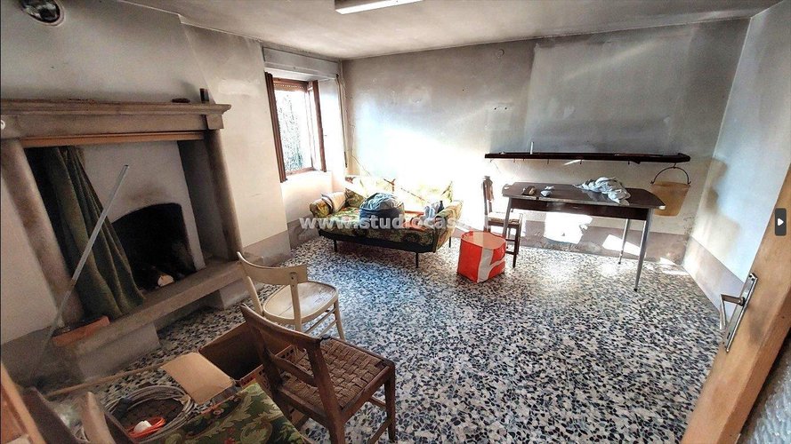 CASETTA RUSTICA IMMERSA NEL VERDE! Zogno