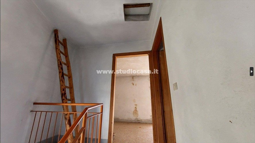 CASETTA RUSTICA IMMERSA NEL VERDE! Zogno