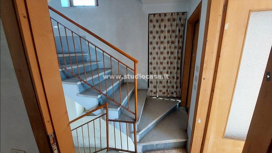 CASETTA RUSTICA IMMERSA NEL VERDE! Zogno