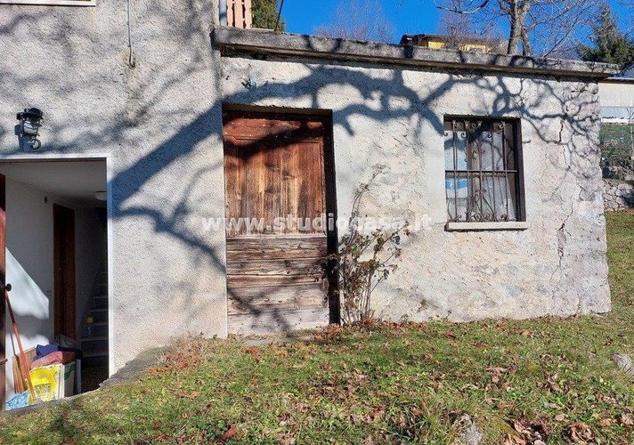 CASETTA RUSTICA IMMERSA NEL VERDE! Zogno