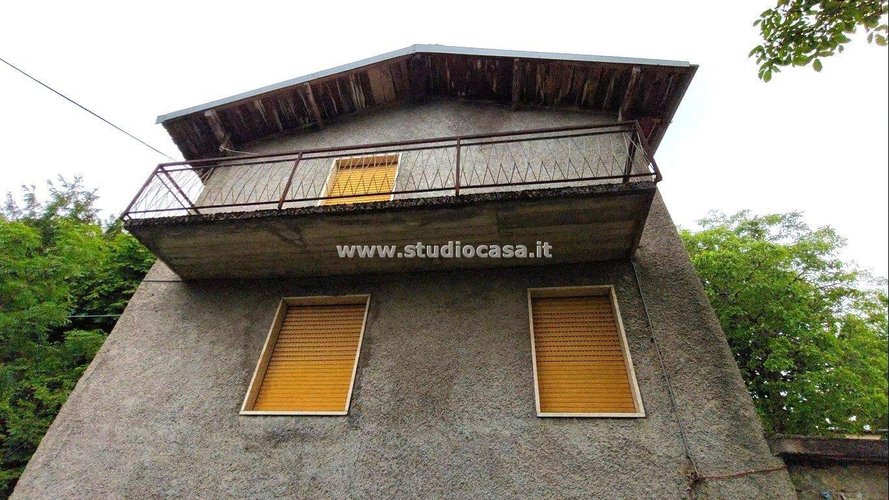 CASETTA RUSTICA IMMERSA NEL VERDE! Zogno