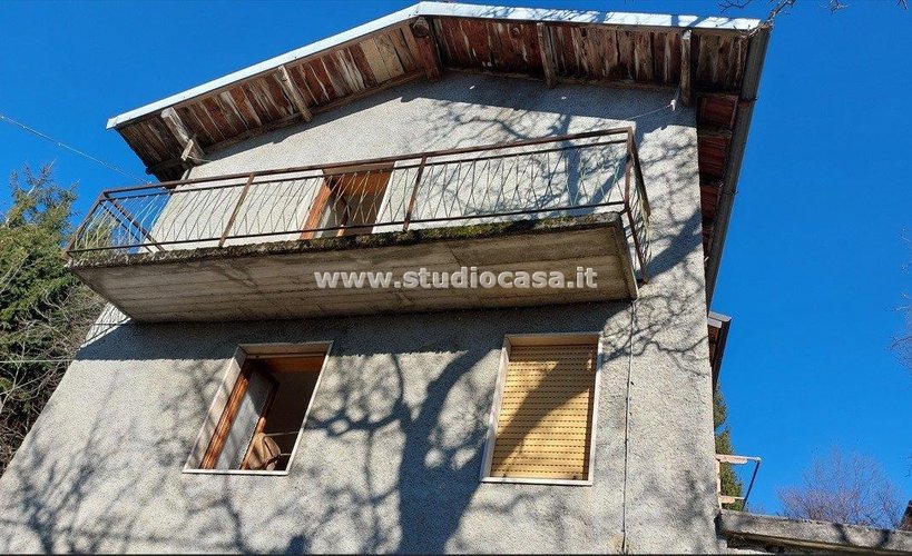 CASETTA RUSTICA IMMERSA NEL VERDE! Zogno