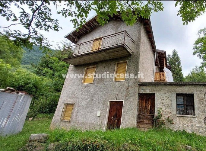 CASETTA RUSTICA IMMERSA NEL VERDE! Zogno