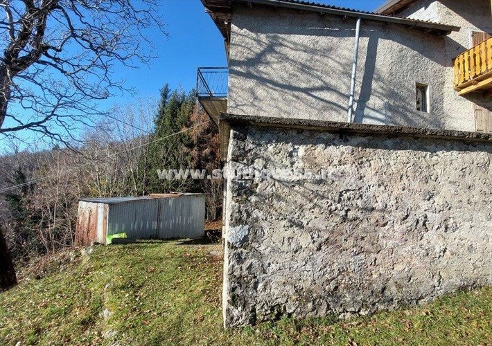 CASETTA RUSTICA IMMERSA NEL VERDE! Zogno