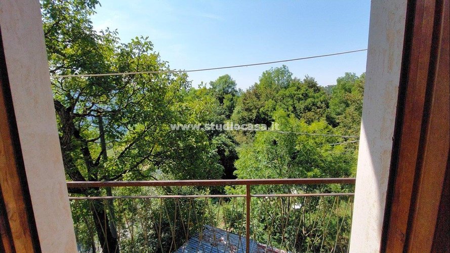 CASETTA RUSTICA IMMERSA NEL VERDE! Zogno