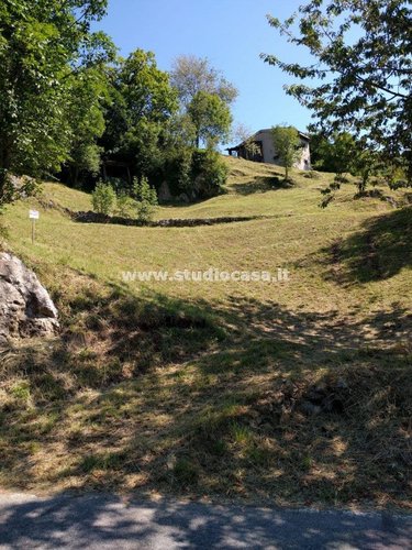 CASETTA RUSTICA IMMERSA NEL VERDE! Zogno