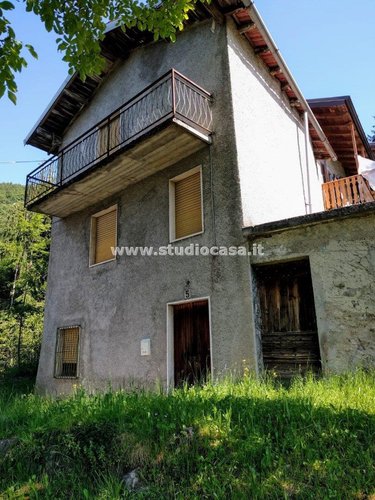 CASETTA RUSTICA IMMERSA NEL VERDE! Zogno