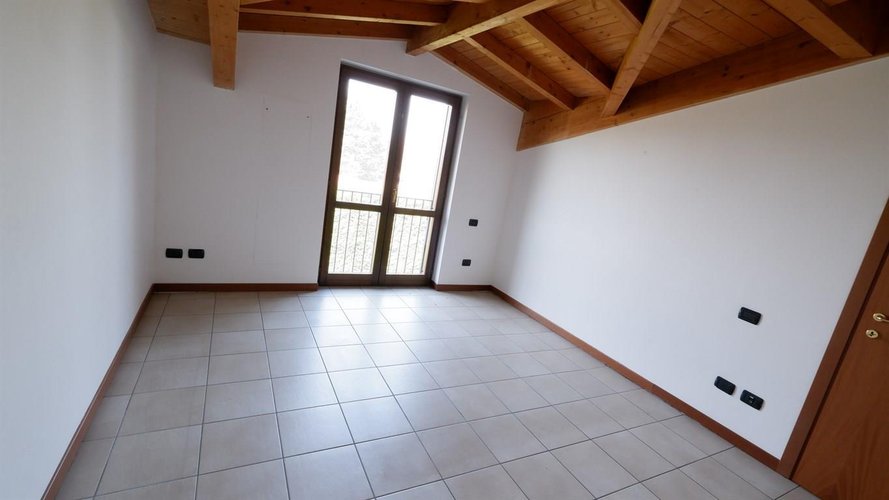 VILLA A SCHIERA 3 LOCALI Guanzate
