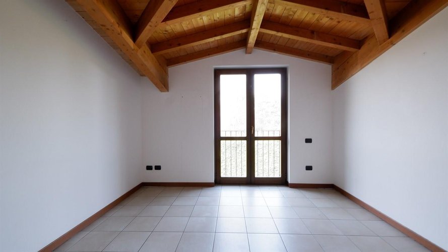 VILLA A SCHIERA 3 LOCALI Guanzate