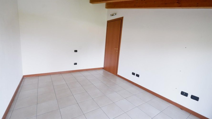 VILLA A SCHIERA 3 LOCALI Guanzate