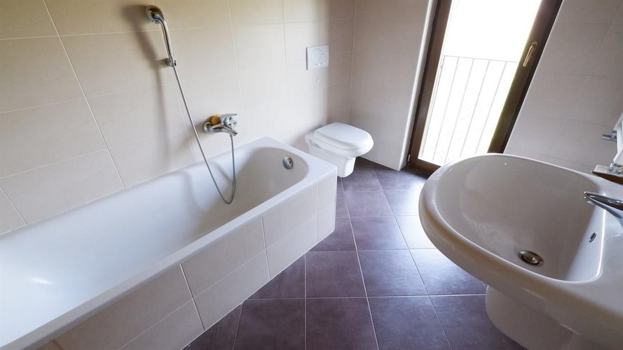 VILLA A SCHIERA 3 LOCALI Guanzate