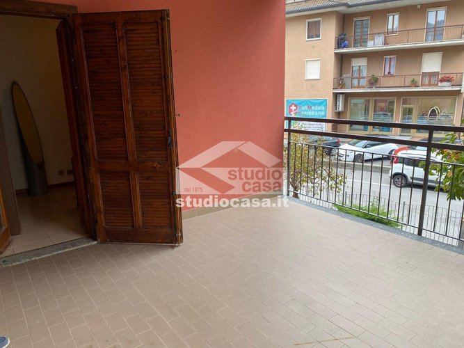 SEMI CENTRALE E SERVITO! Zogno