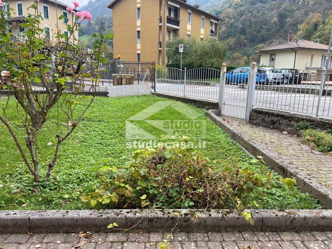 SEMI CENTRALE E SERVITO! Zogno