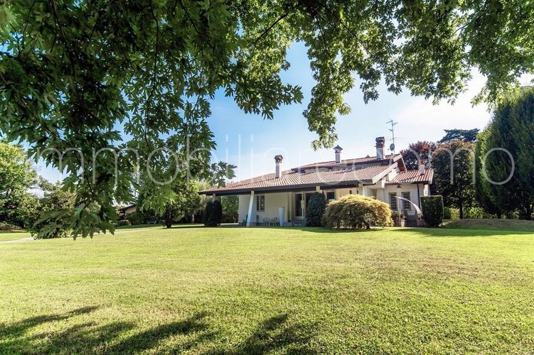 Villa 10 locali - Rif. 116195 Casnate con Bernate