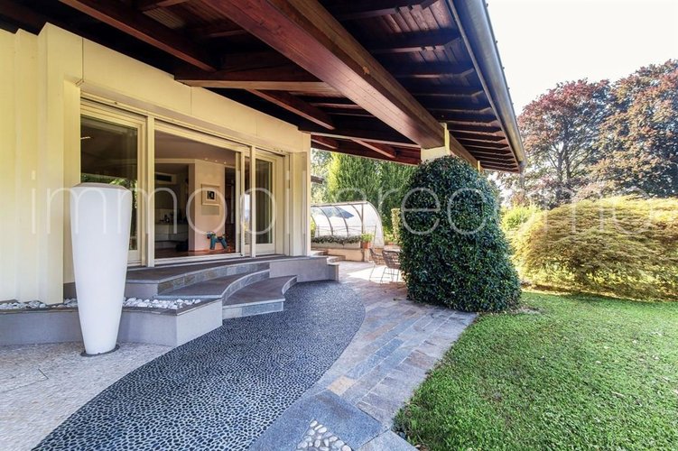 Villa 10 locali - Rif. 116195 Casnate con Bernate