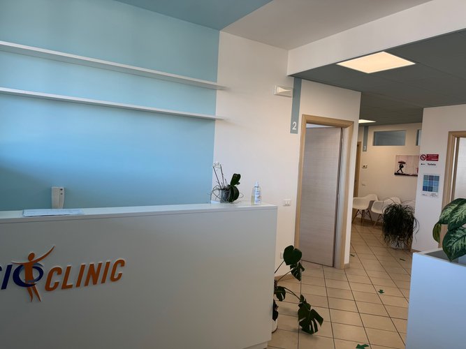 VENDESI UFFICI QUARTO ED ULTIMO PIANO