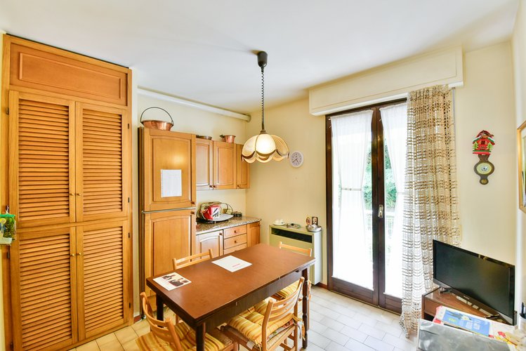 Tavernola (31/25) Como