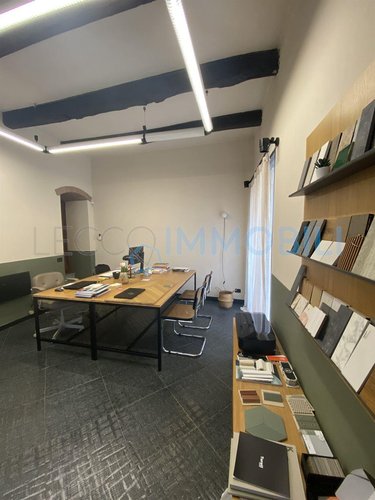 NEGOZIO VIA PRIMO MAGGIO Oggiono