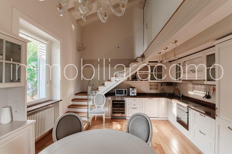 In villa d’epoca con parco Como