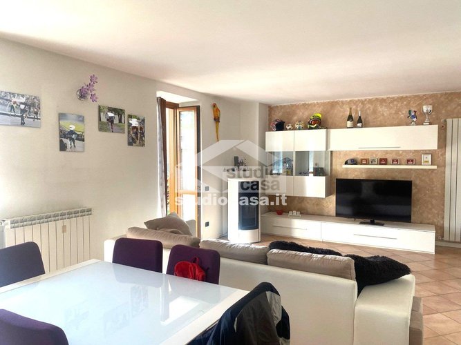 IN PALAZZINA BEN TENUTA!