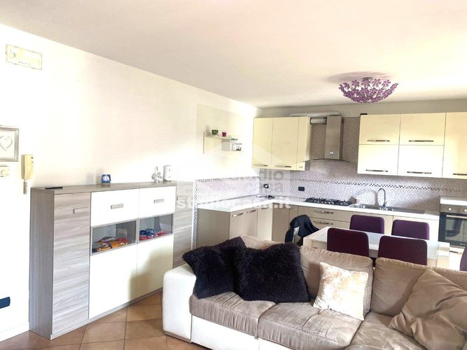 IN PALAZZINA BEN TENUTA! Val Brembilla