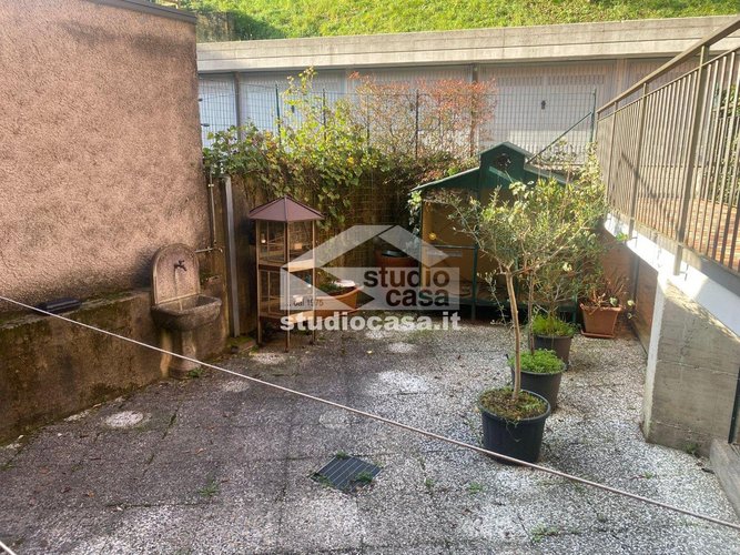 IN PALAZZINA BEN TENUTA! Val Brembilla