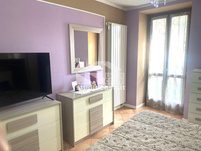 IN PALAZZINA BEN TENUTA! Val Brembilla