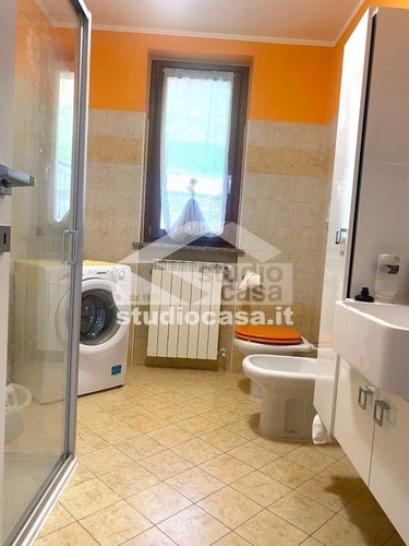 IN PALAZZINA BEN TENUTA! Val Brembilla