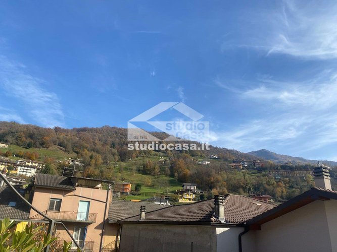 IN PALAZZINA BEN TENUTA! Val Brembilla