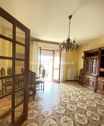 Ampio trilocale con box e cantina in zona residenziale a Ponte San Pietro Ponte San Pietro