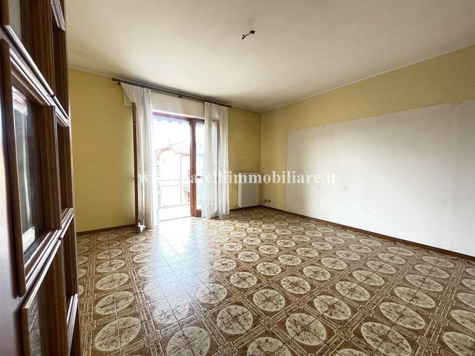 Ampio trilocale con box e cantina in zona residenziale a Ponte San Pietro Ponte San Pietro