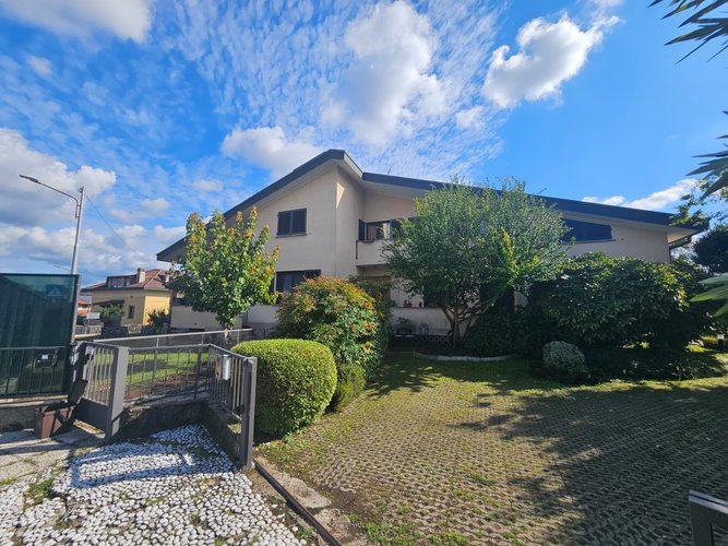 Semi-centrale - 20/25 Cucciago