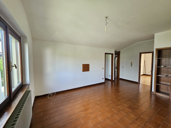 Semi-centrale - 20/25 Cucciago