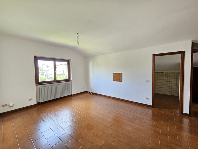 Semi-centrale - 20/25 Cucciago