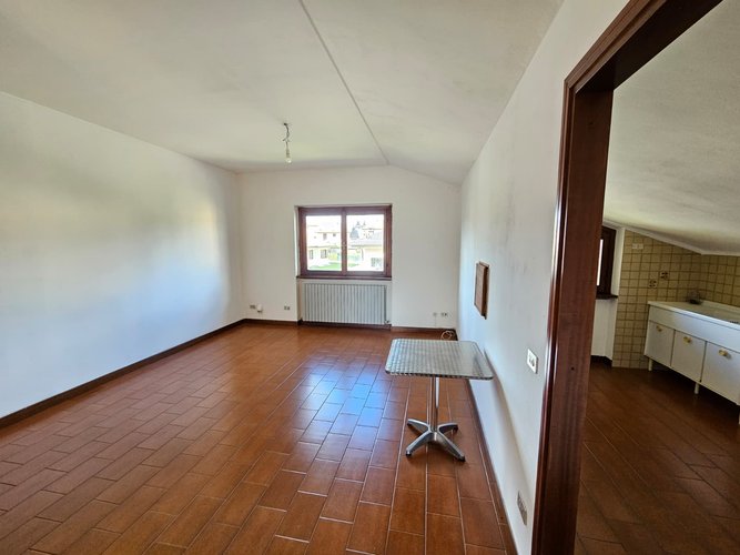 Semi-centrale - 20/25 Cucciago