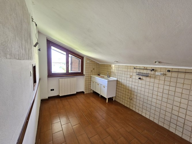 Semi-centrale - 20/25 Cucciago