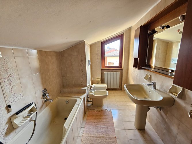 Semi-centrale - 20/25 Cucciago