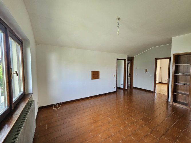 Semi-centrale - 20/25 Cucciago