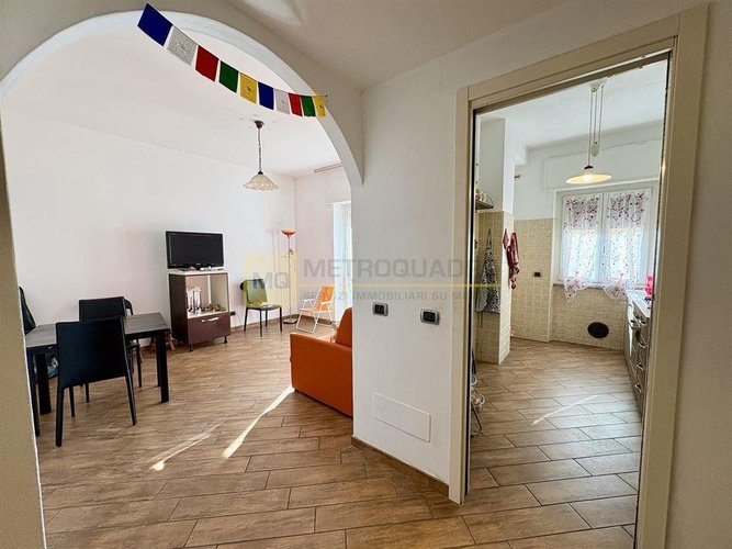 Lecco – Zona San Giovanni, proponiamo in vendita un ampio bilocale di 65 mq Lecco